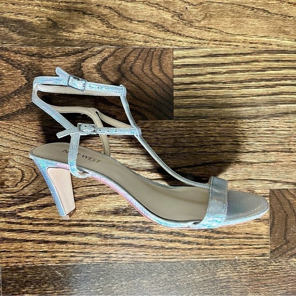 Nine with silver metallic sandal size 8   #006 - Picture 3 of 7